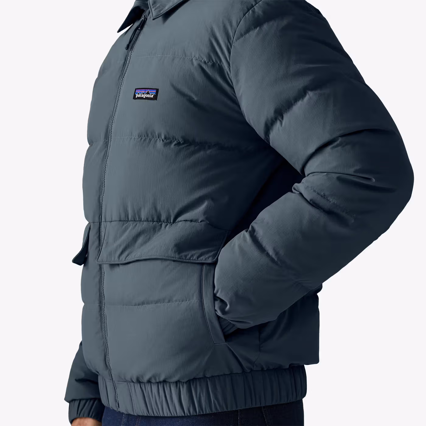 Sisar side-entry pocket and flap detail