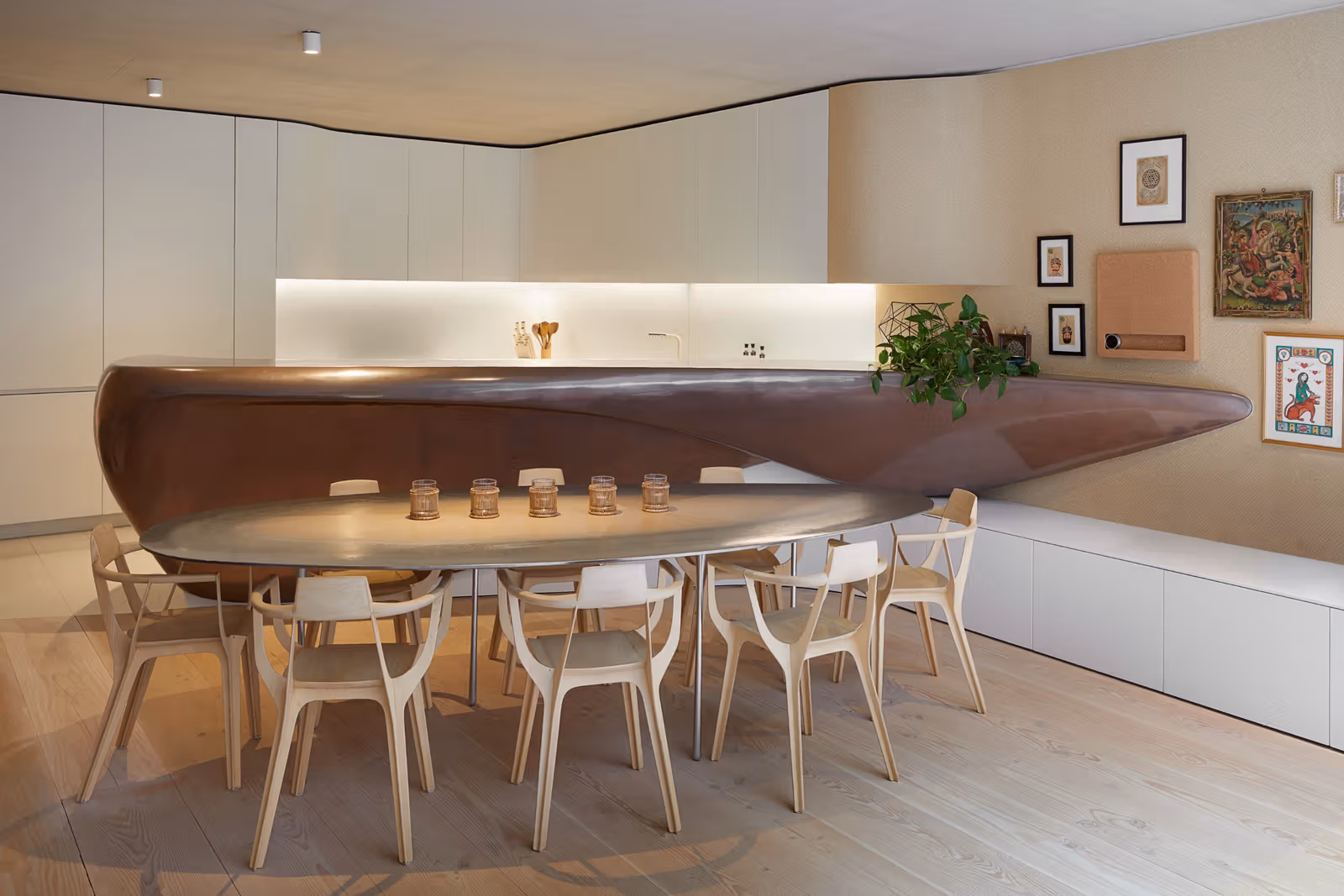 Grosvenor Crescent Mews lower-ground kitchen and dining area