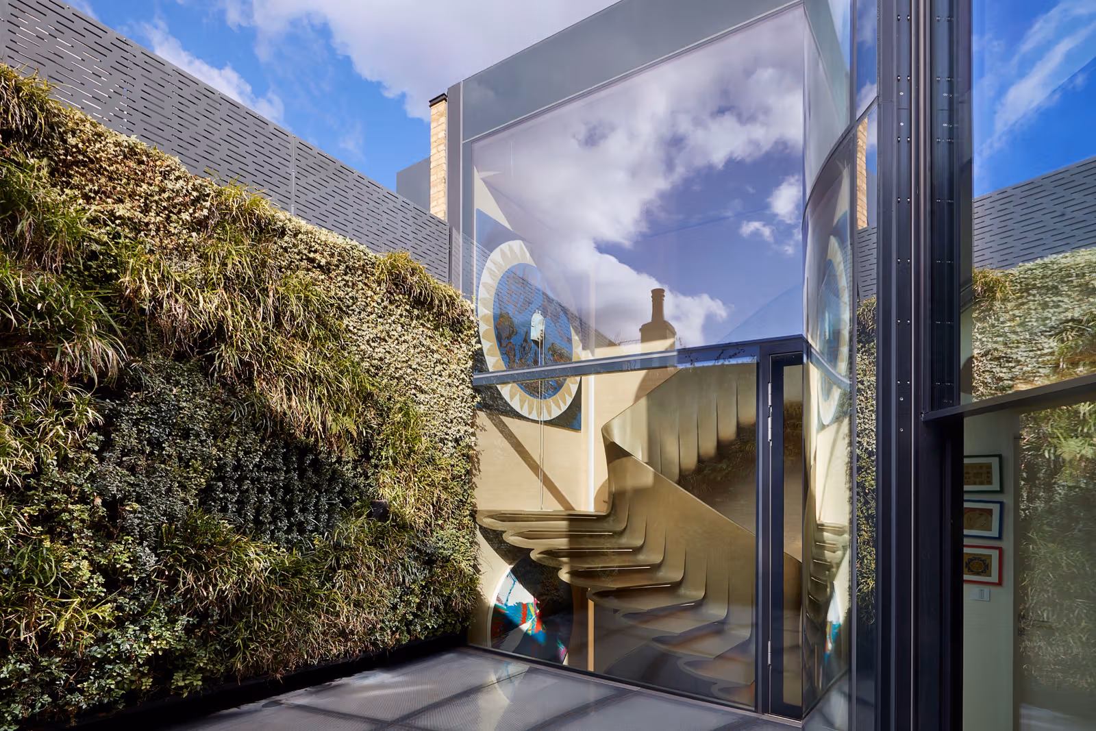 Grosvenor Crescent Mews planted wall and terrace