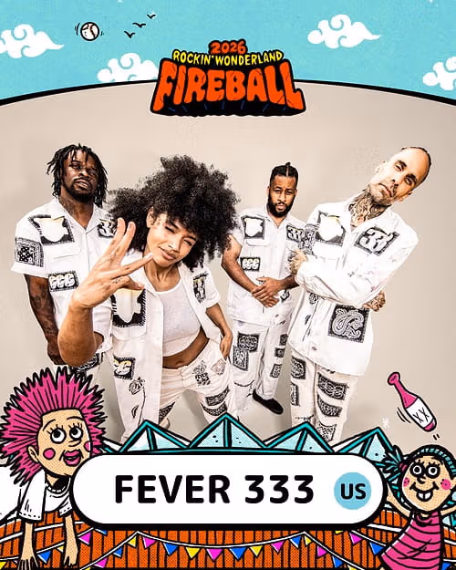 FEVER 333四名成員身穿白色服裝的官方宣傳設計