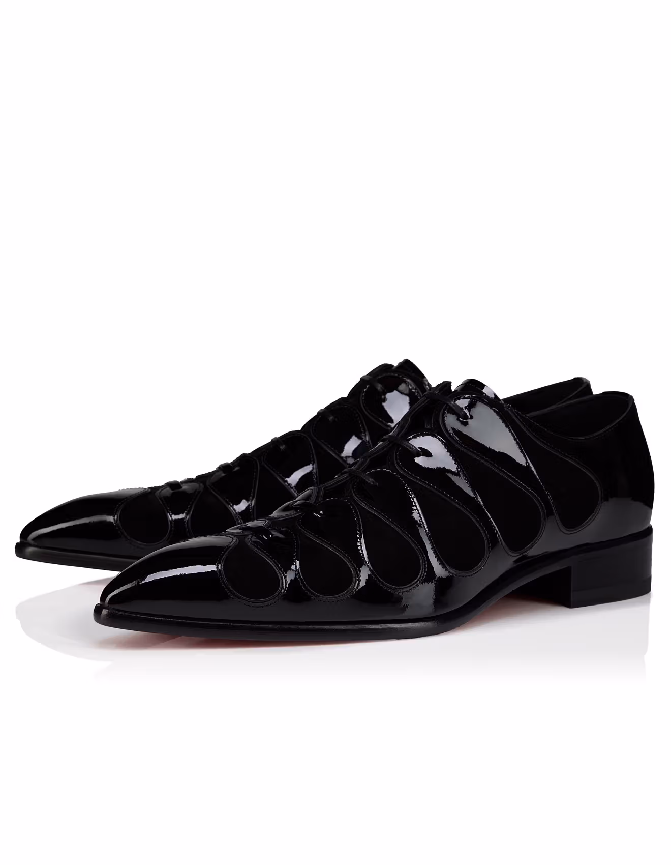 Glossy black pointed Circus shoes with curved bands