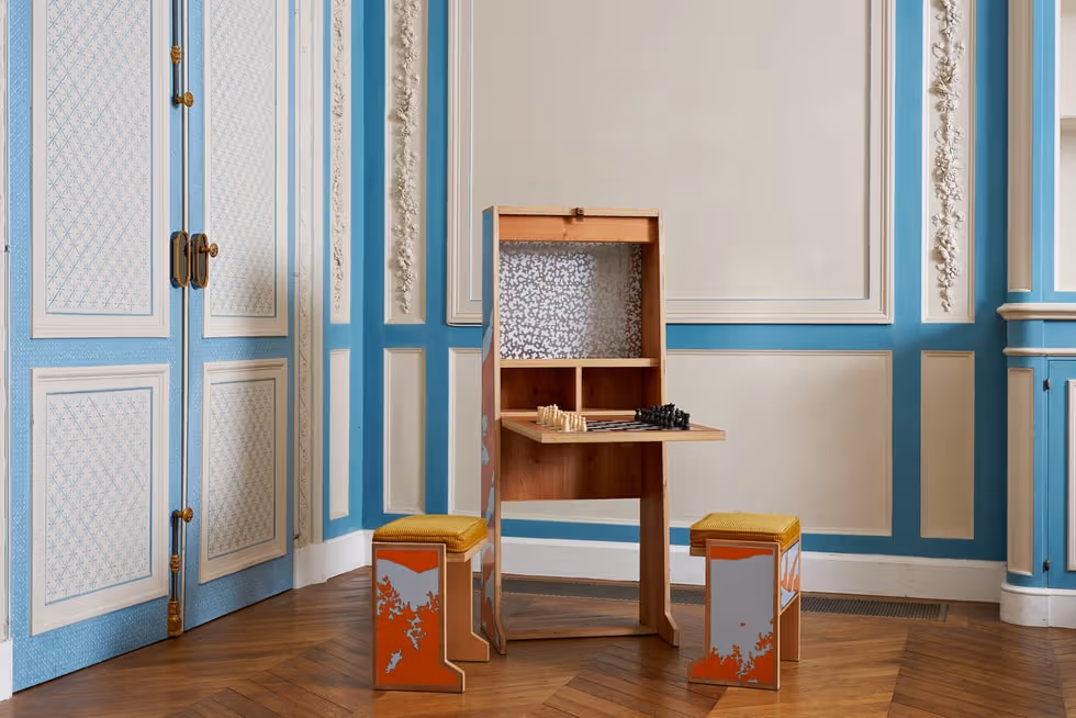 Parafernalia MonoAmbiente 1 展开的桌椅