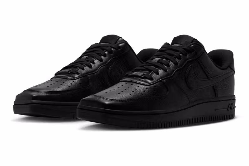 Nike Air Force 1 換成方頭：Triple Black 的改變，從俯視角度最清楚
