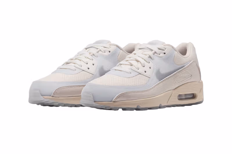 Nike Air Max 90「Light Orewood Brown」：漆皮、透明裁片與金屬 Swoosh 的低彩度組合