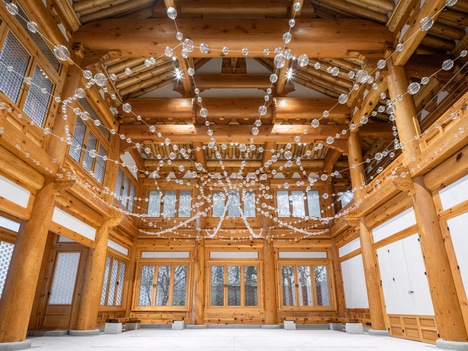 Sunhyewon’s Trembling Things: Glass Webs, Golden Ties and Blue PVC