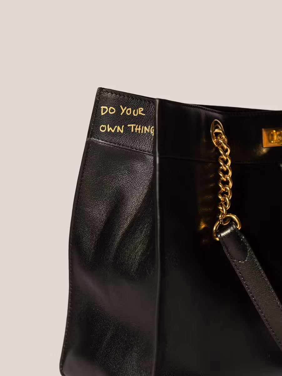 Small Mortimer Tote lettering and chain detail