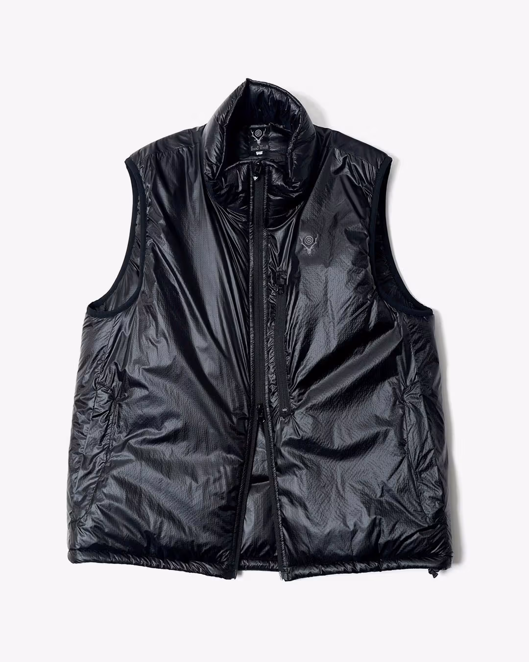 黒の中綿INSULATOR VEST正面