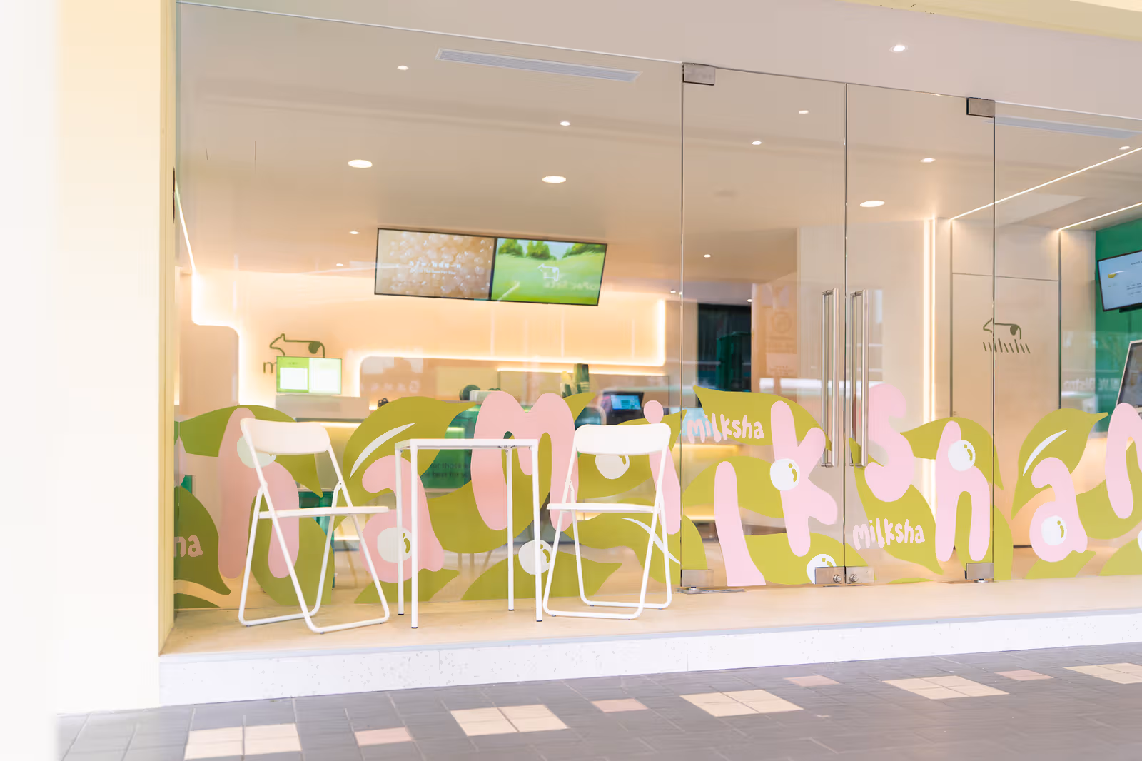 Bespoke Gímgoânheng window print layered against the interior seating.