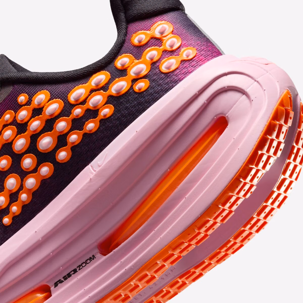 配色比名字誠實:Nike Vomero Premium「Otaku Approved」8月開賣